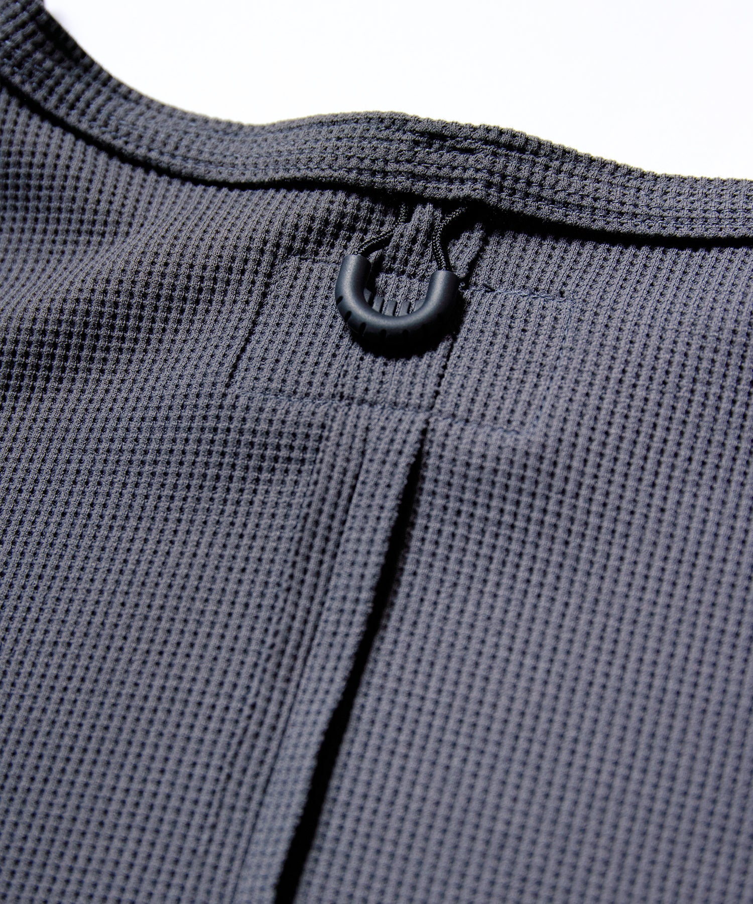 THERMAL SLEEVELESS MOTION TOP