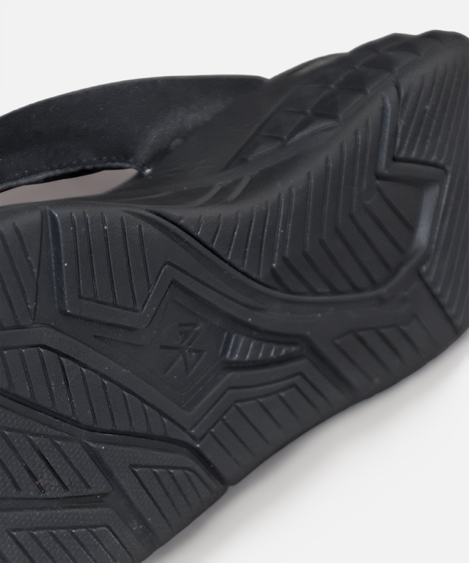 GRIP STRIDE 涼鞋