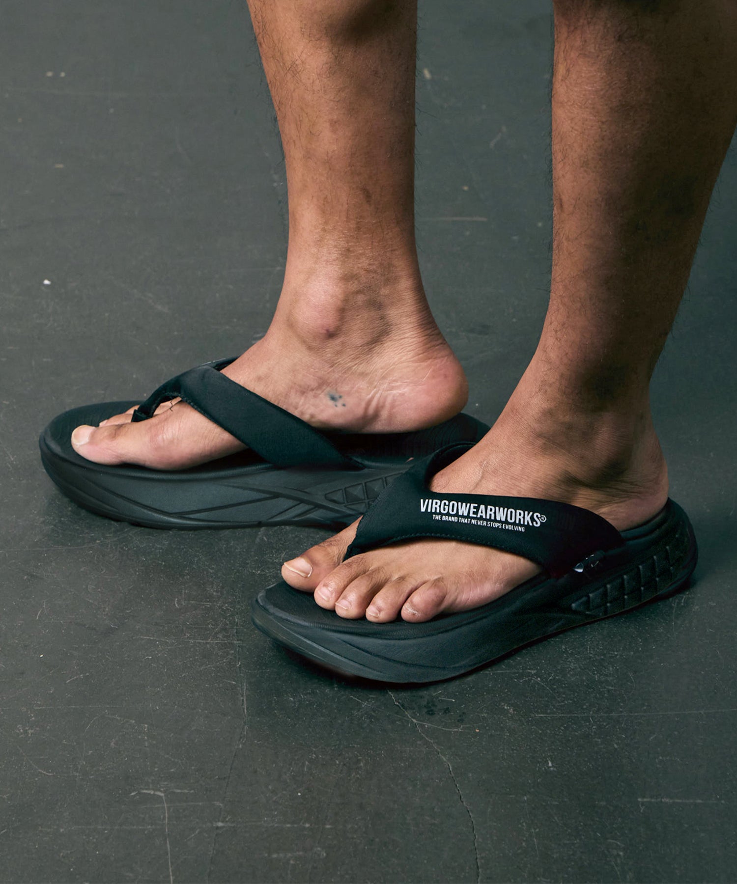 GRIP STRIDE SANDAL