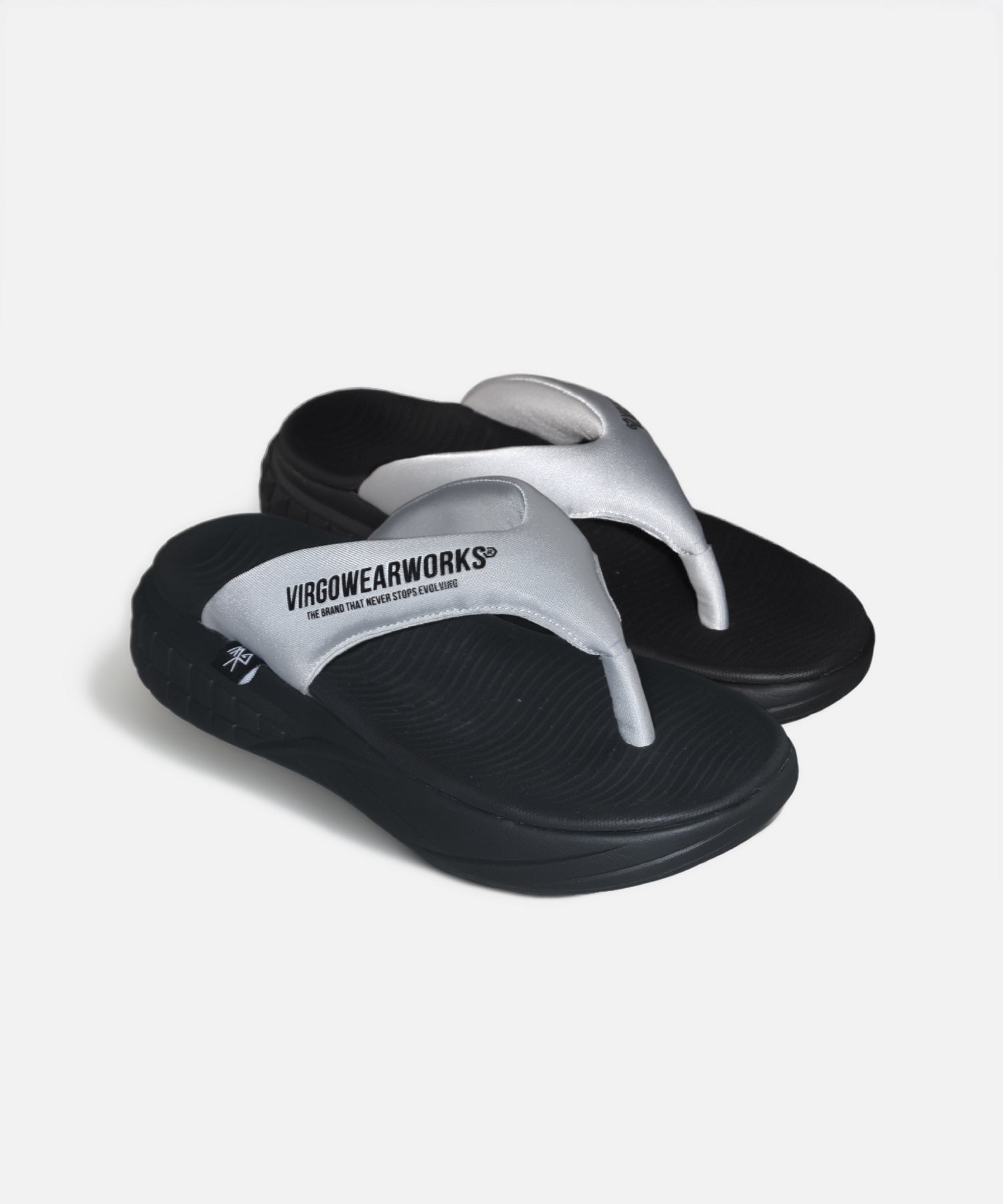 GRIP STRIDE 涼鞋