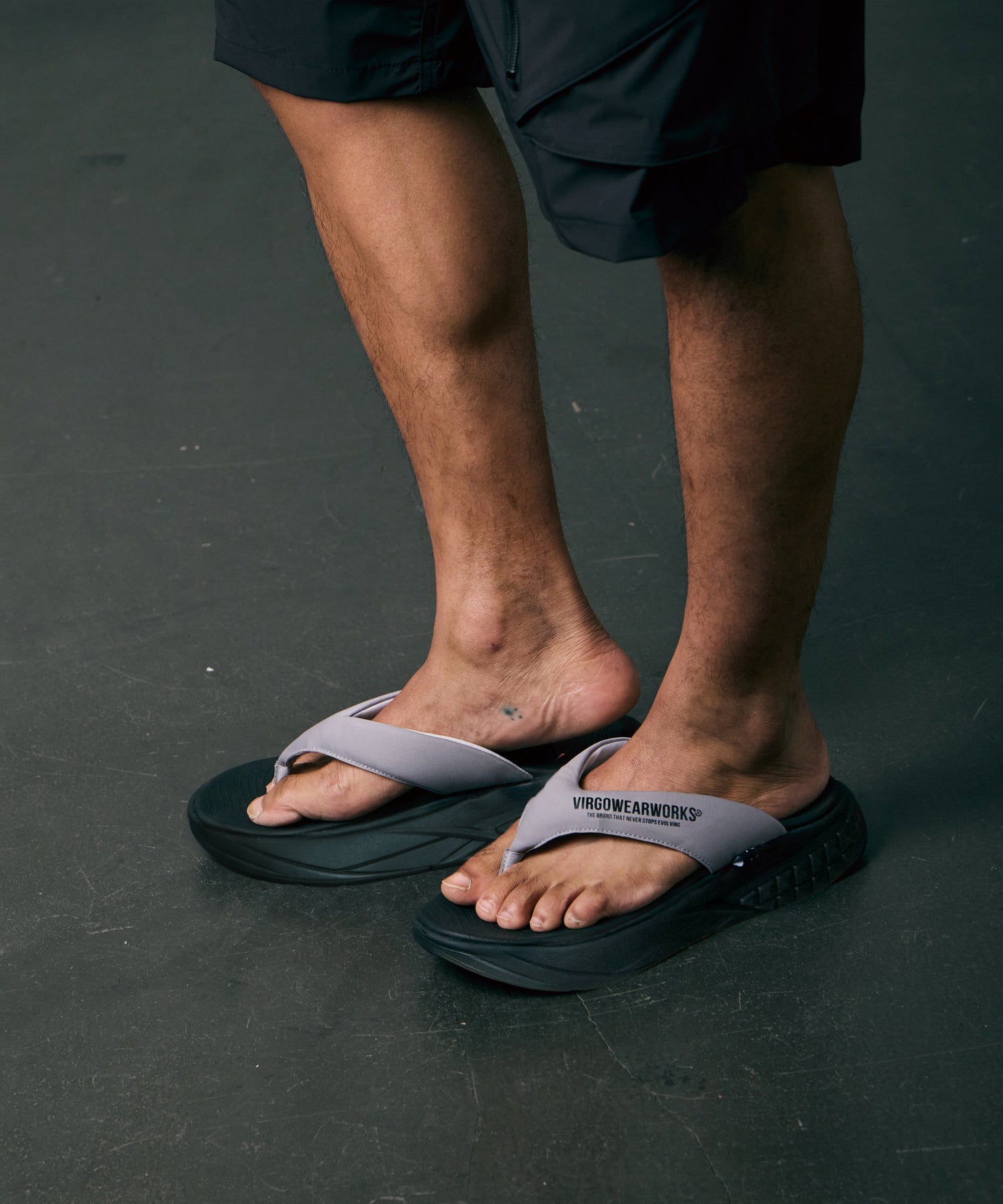 GRIP STRIDE 涼鞋