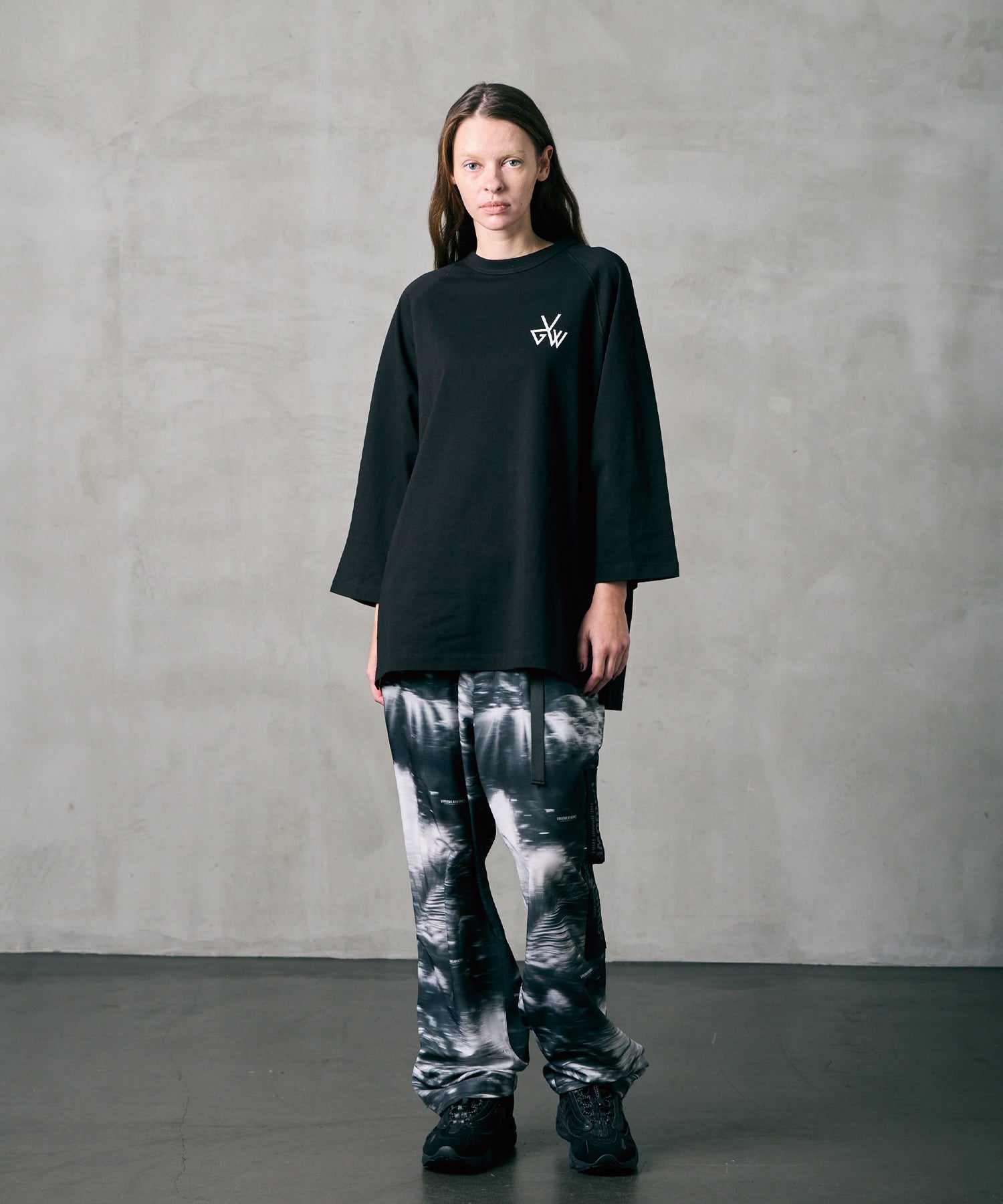 3/4 SLEEVE APPLIQUE TEE