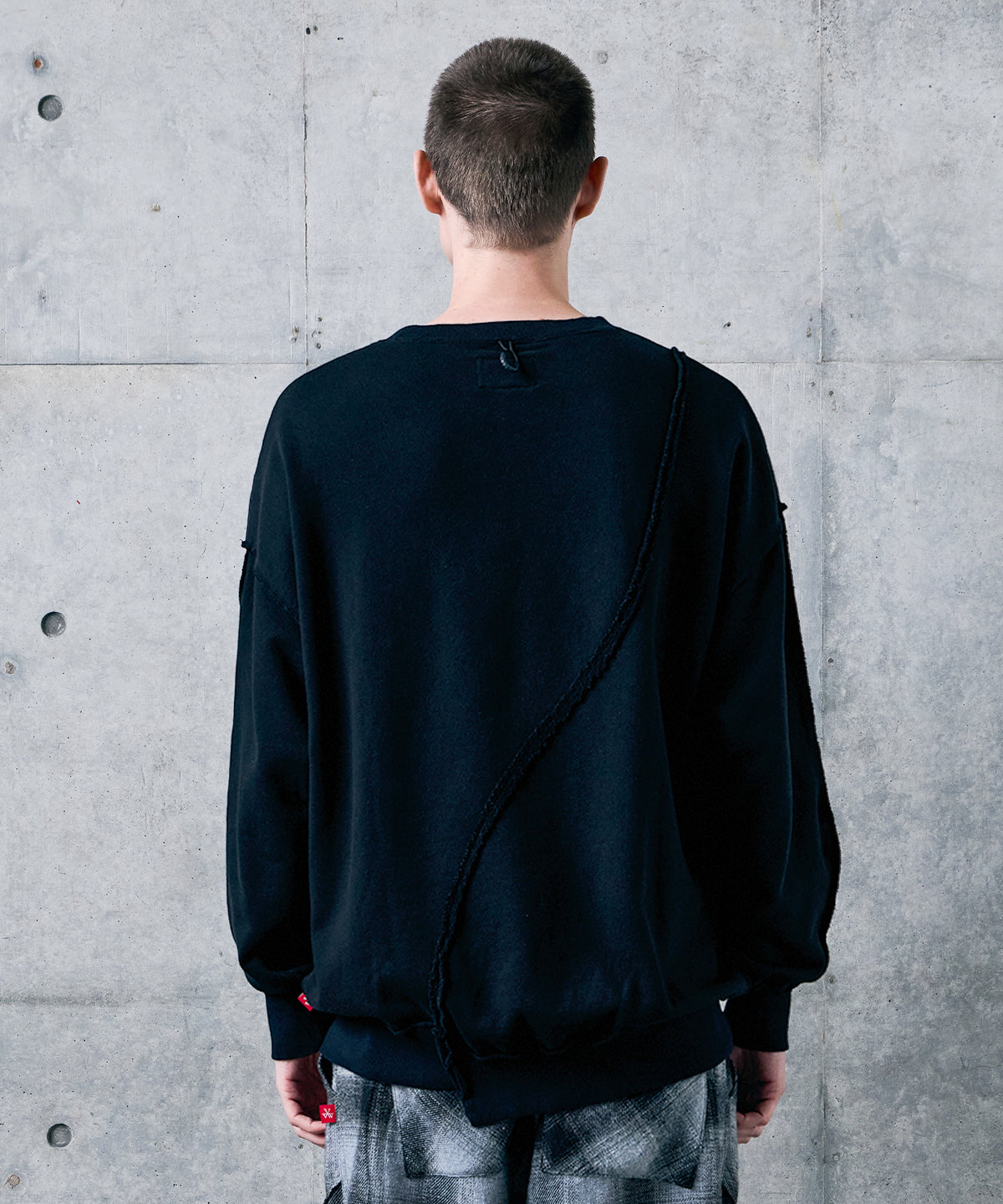 CURVEFORM SWEAT