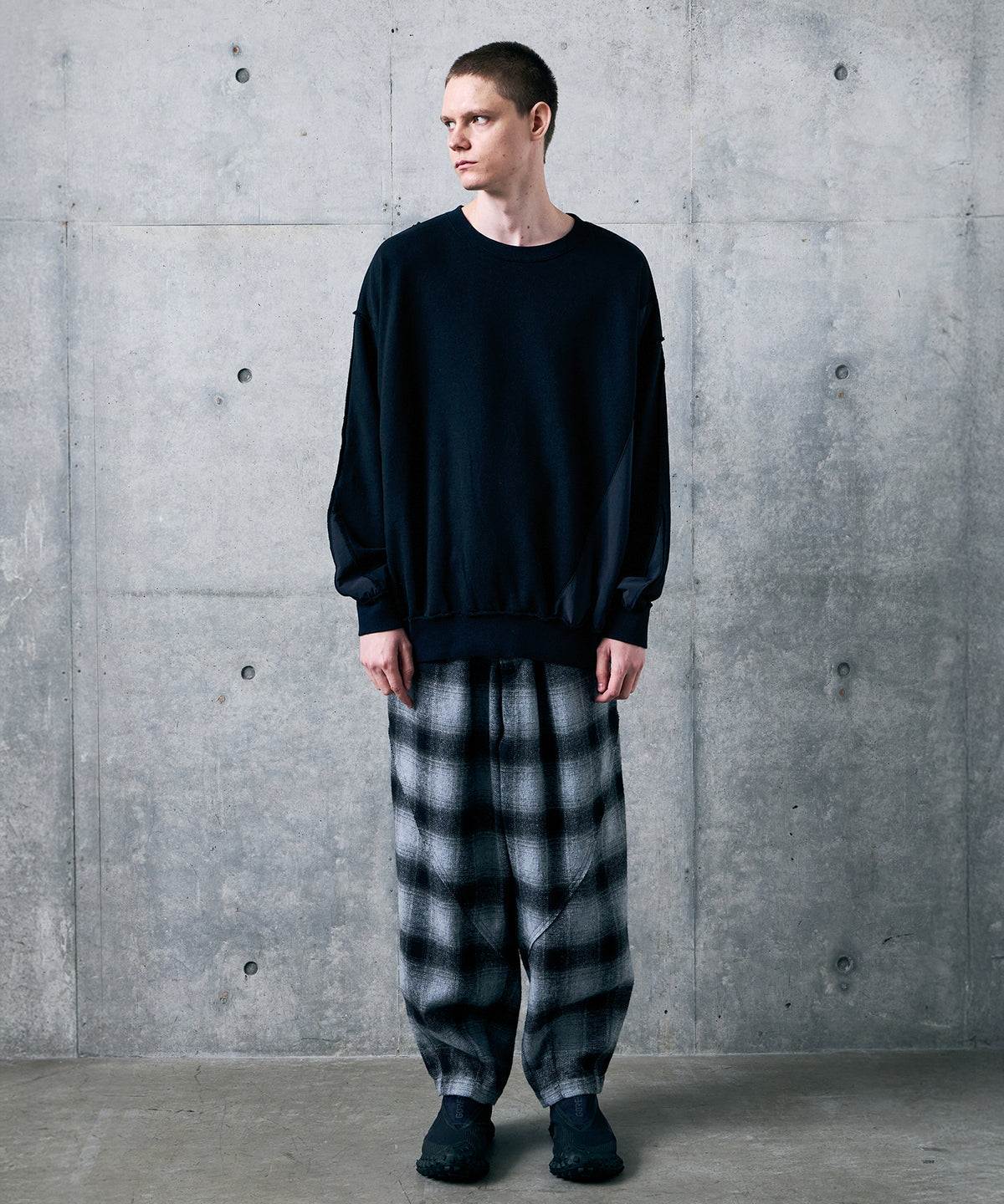 CURVEFORM SWEAT