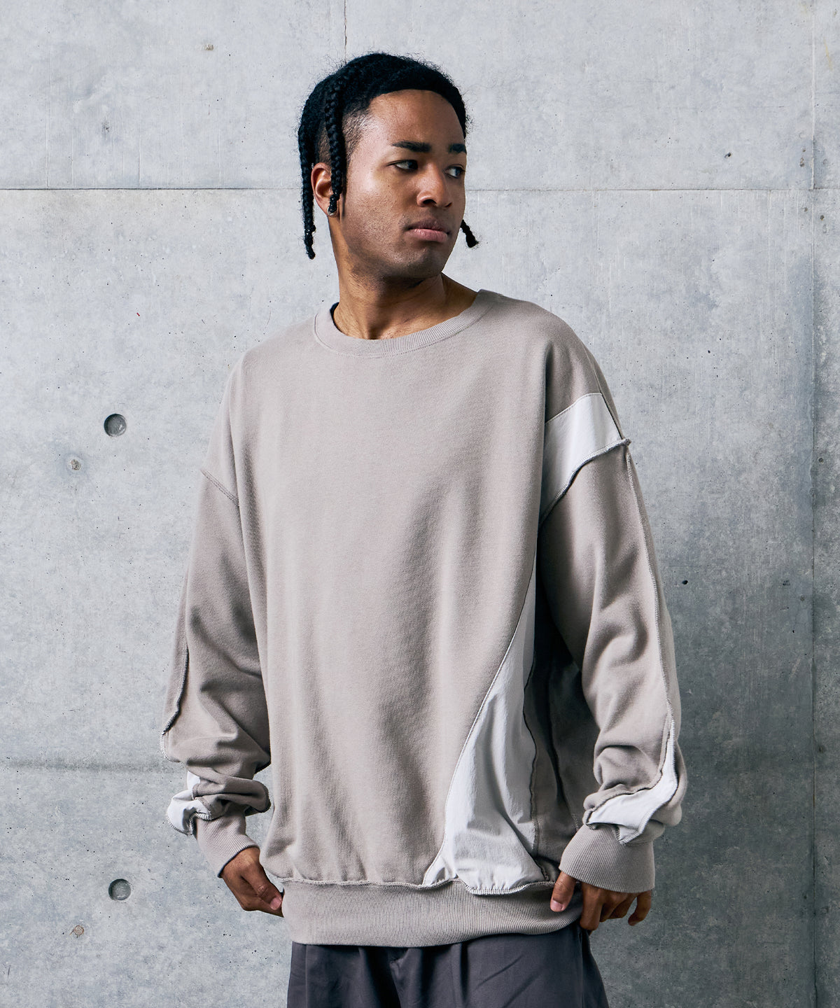CURVEFORM SWEAT