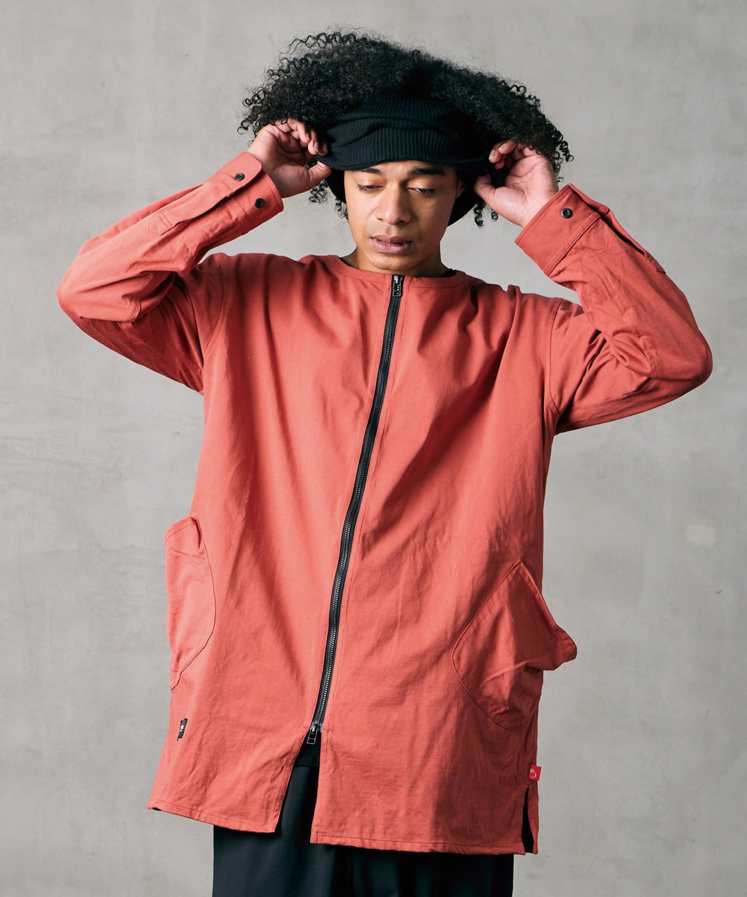 ESSENCE ZIP SHIRT