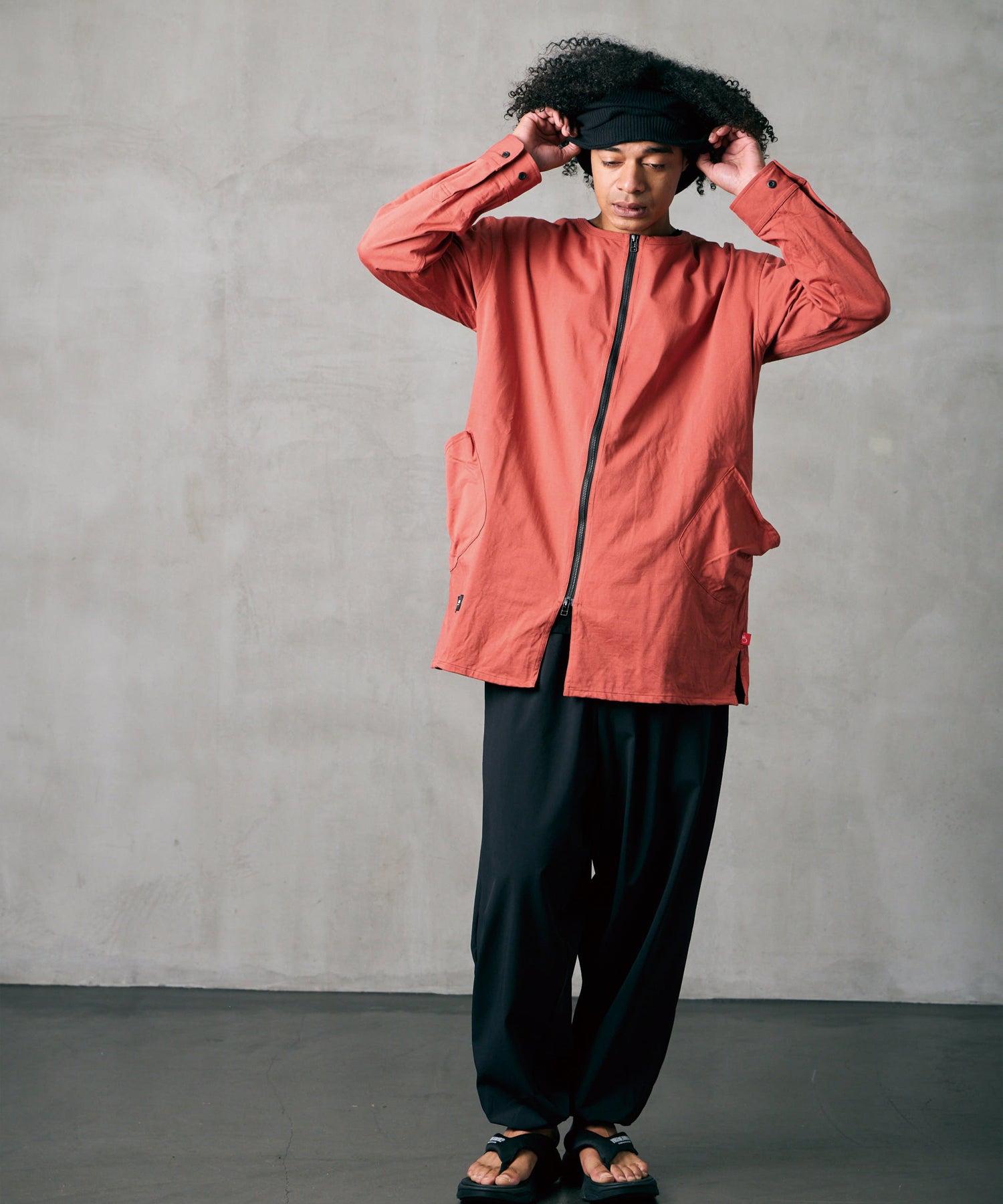 ESSENCE ZIP SHIRT