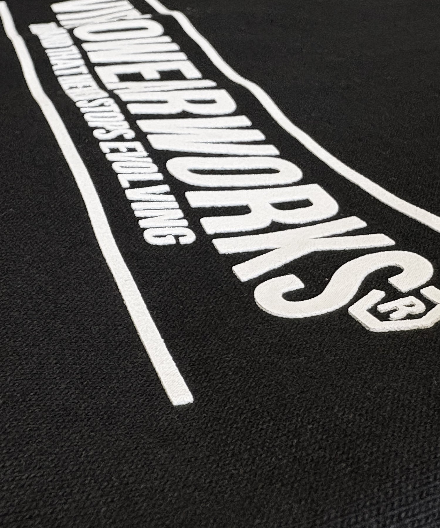 VIRGO EMBOSS LOGO TEE