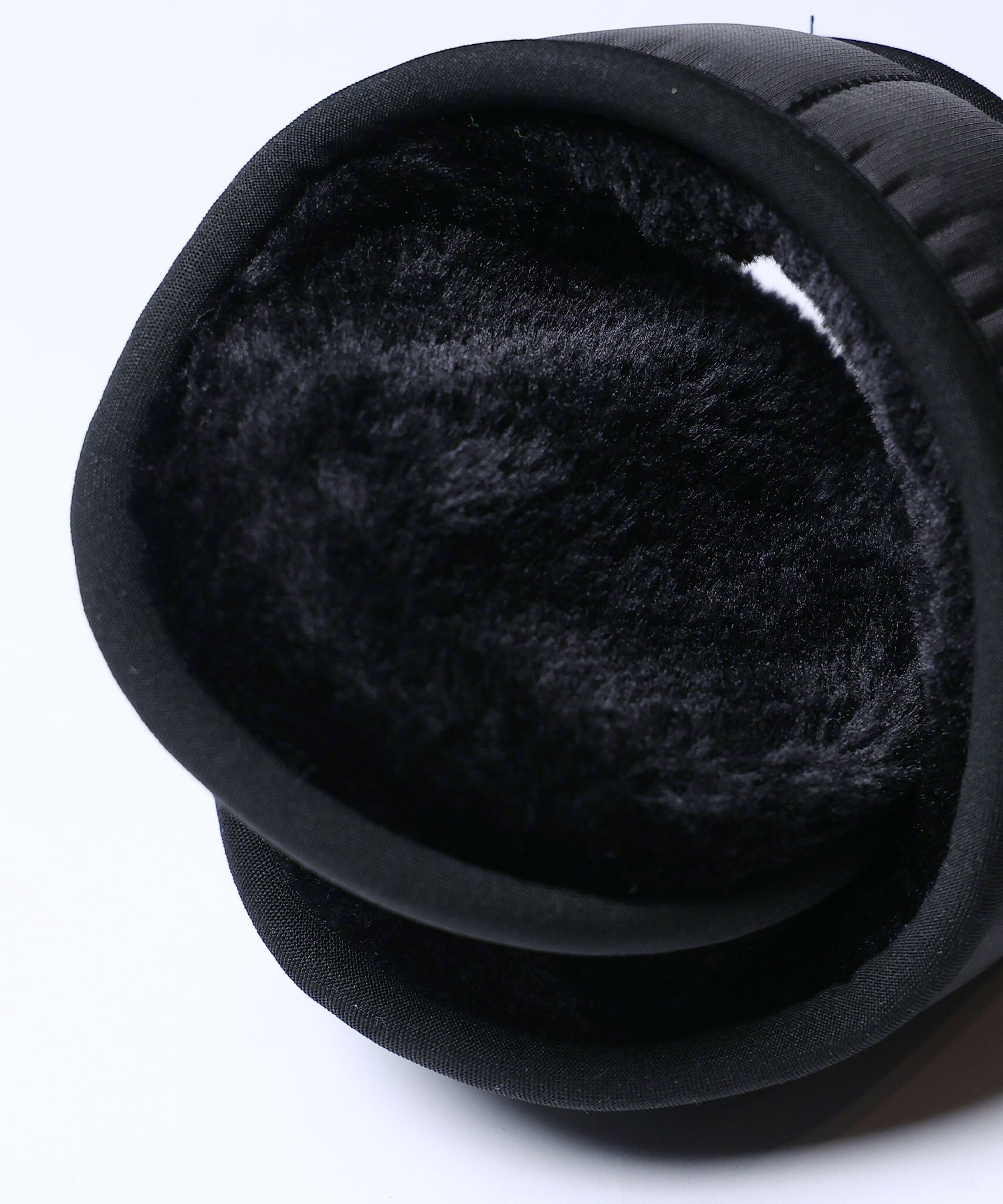 Wearable earmuffs