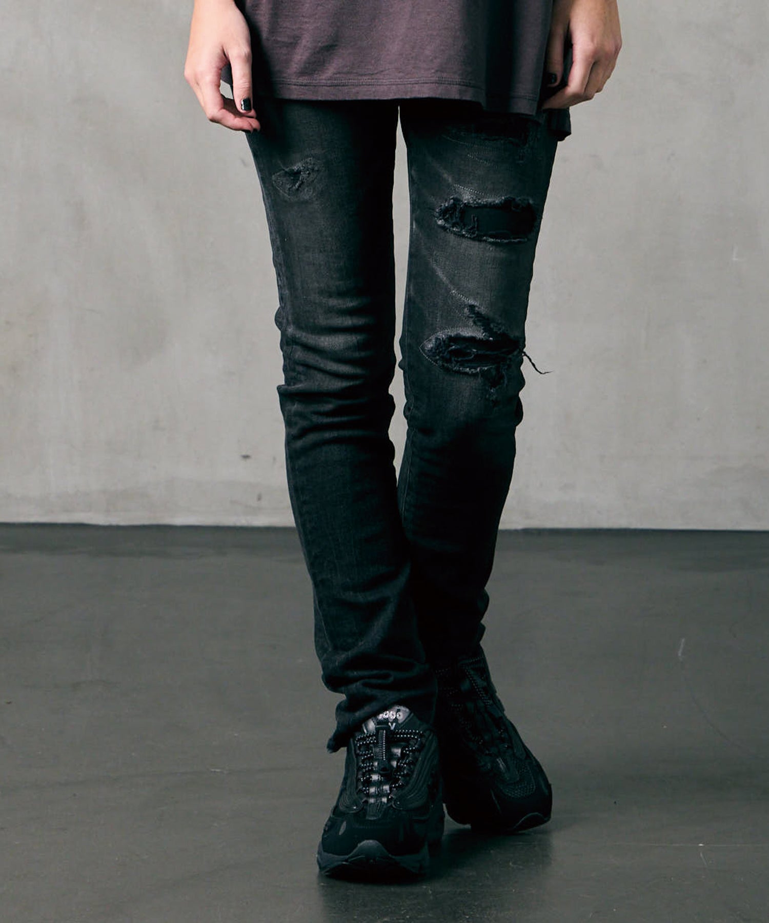 DAMAGE DENIM