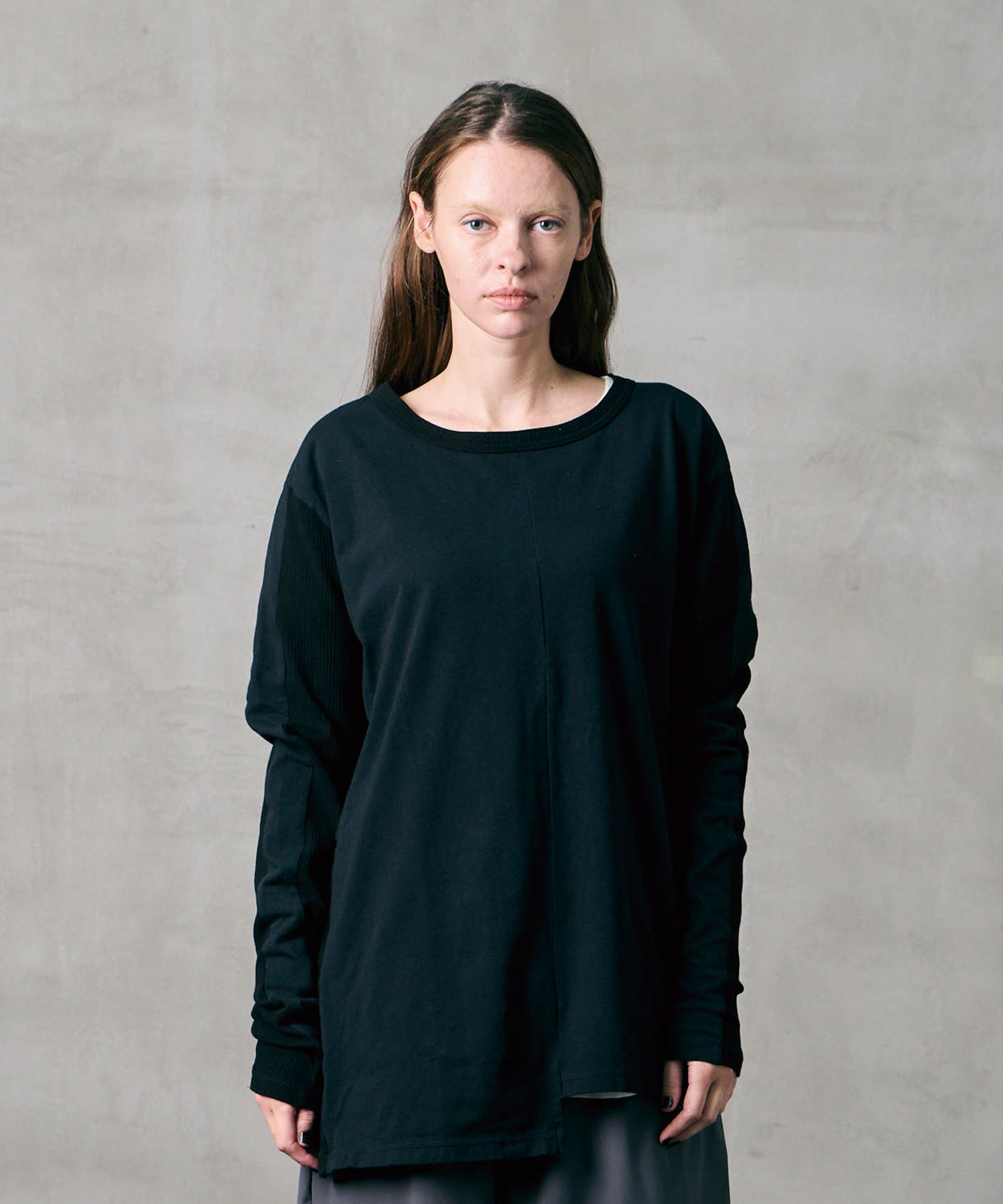 ASYMMETRICAL SLEEVE FLYCE TOP