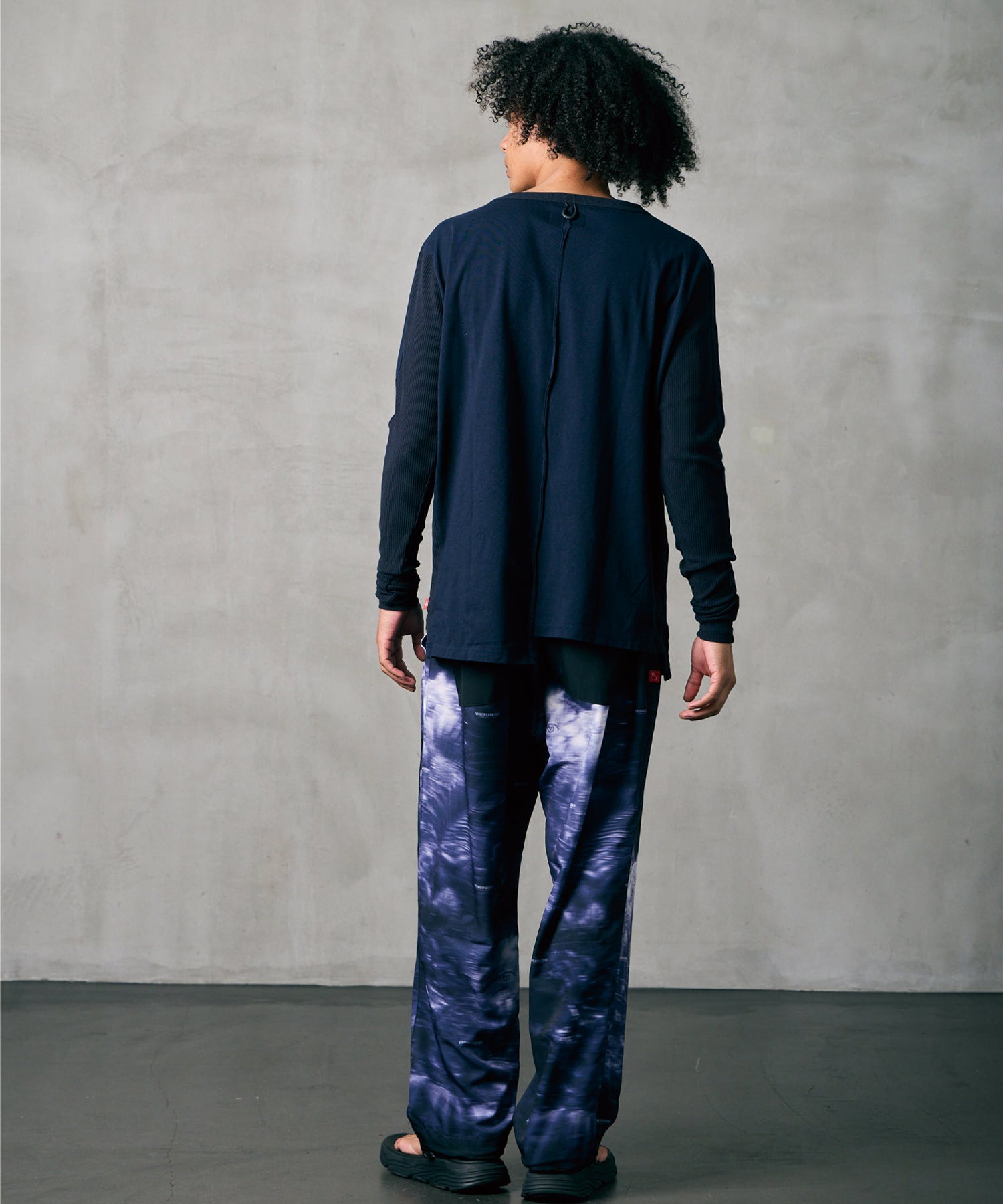ASYMMETRICAL SLEEVE FLYCE TOP