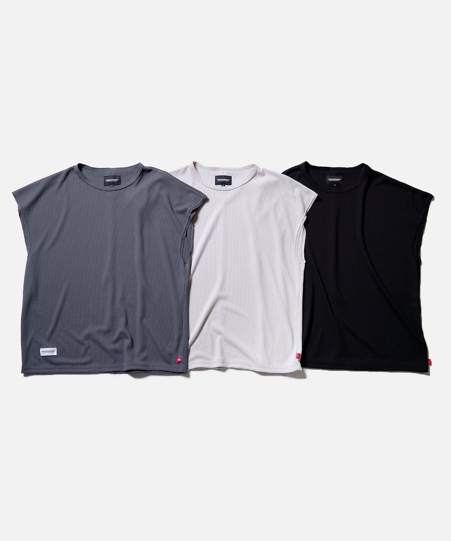 THERMAL SLEEVELESS MOTION TOP