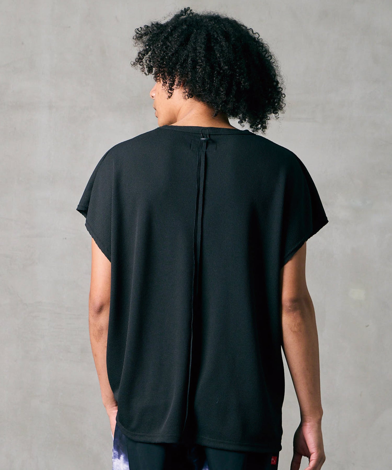 THERMAL SLEEVELESS MOTION TOP