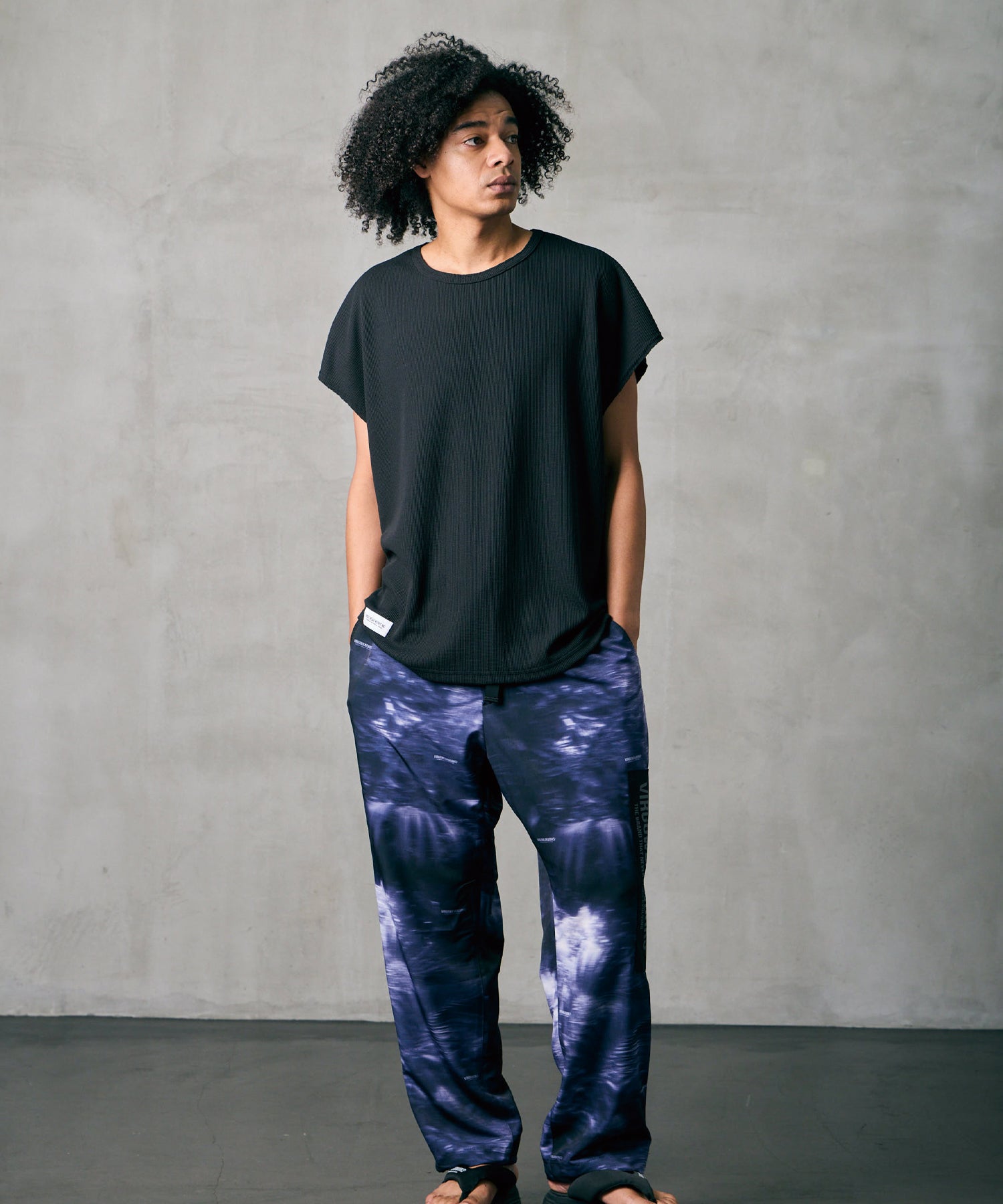 THERMAL SLEEVELESS MOTION TOP