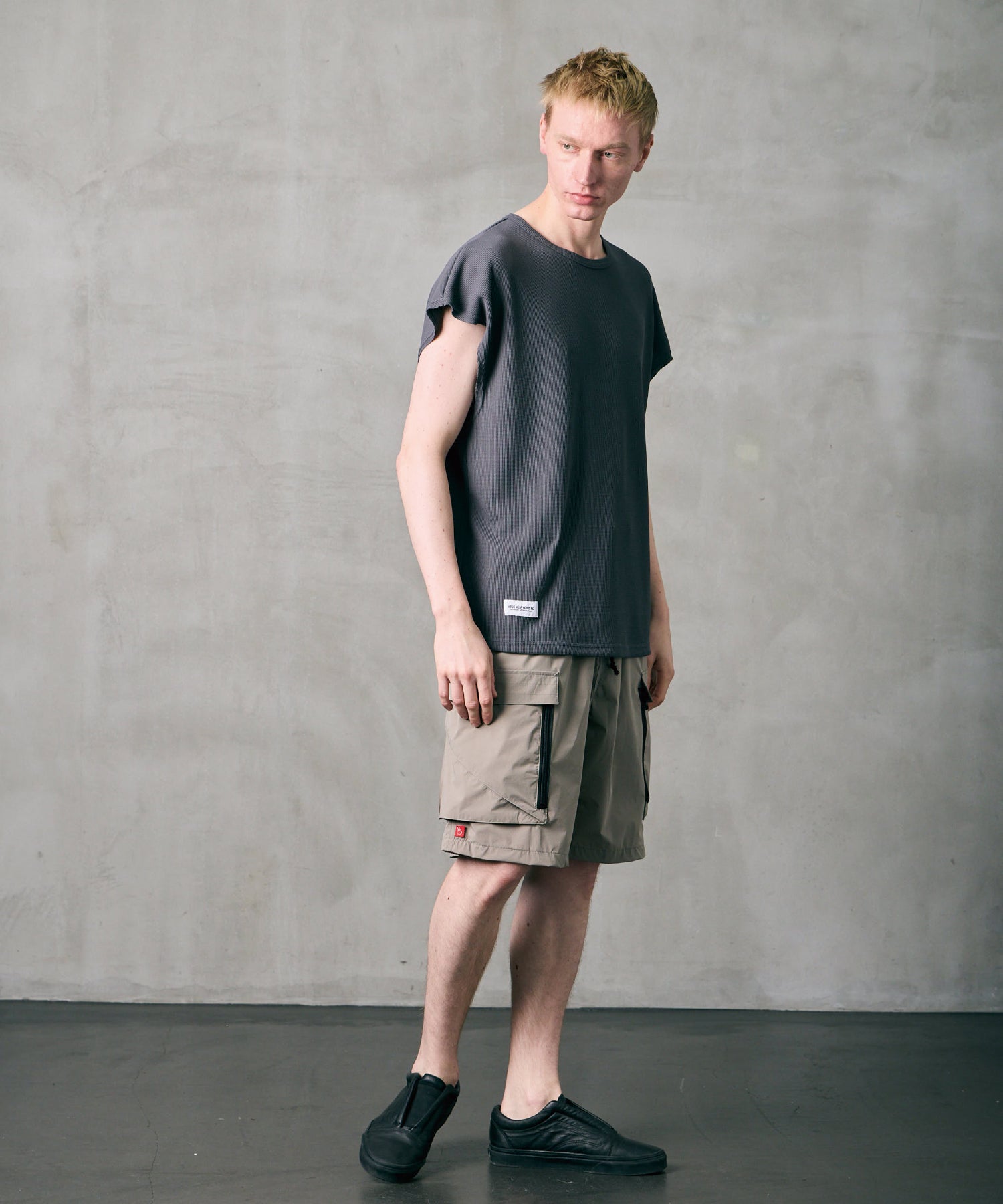 THERMAL SLEEVELESS MOTION TOP