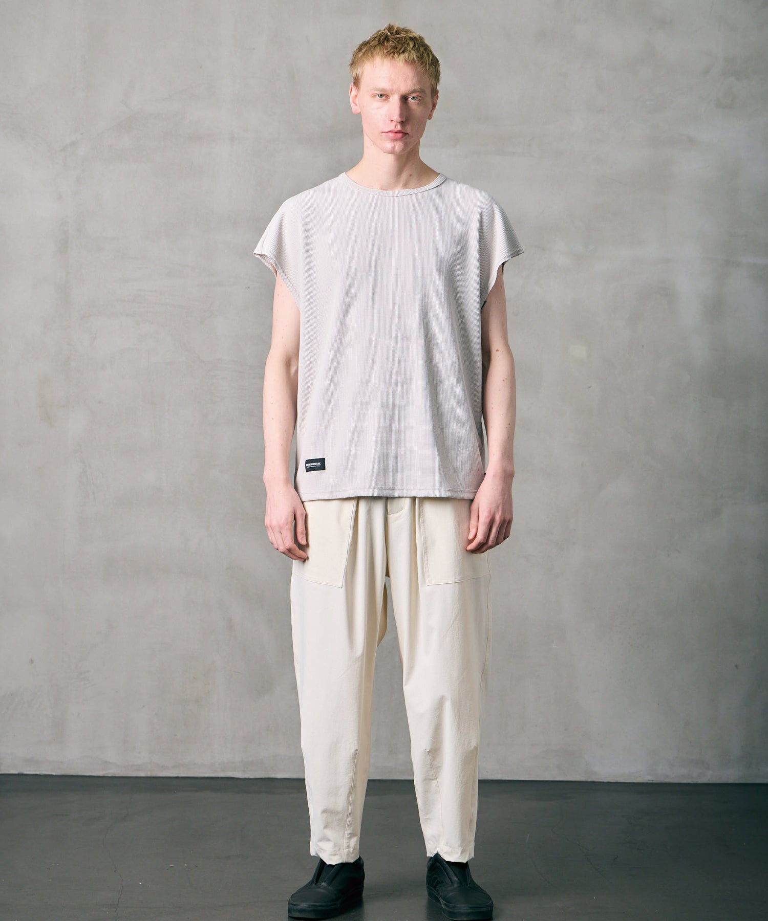 THERMAL SLEEVELESS MOTION TOP