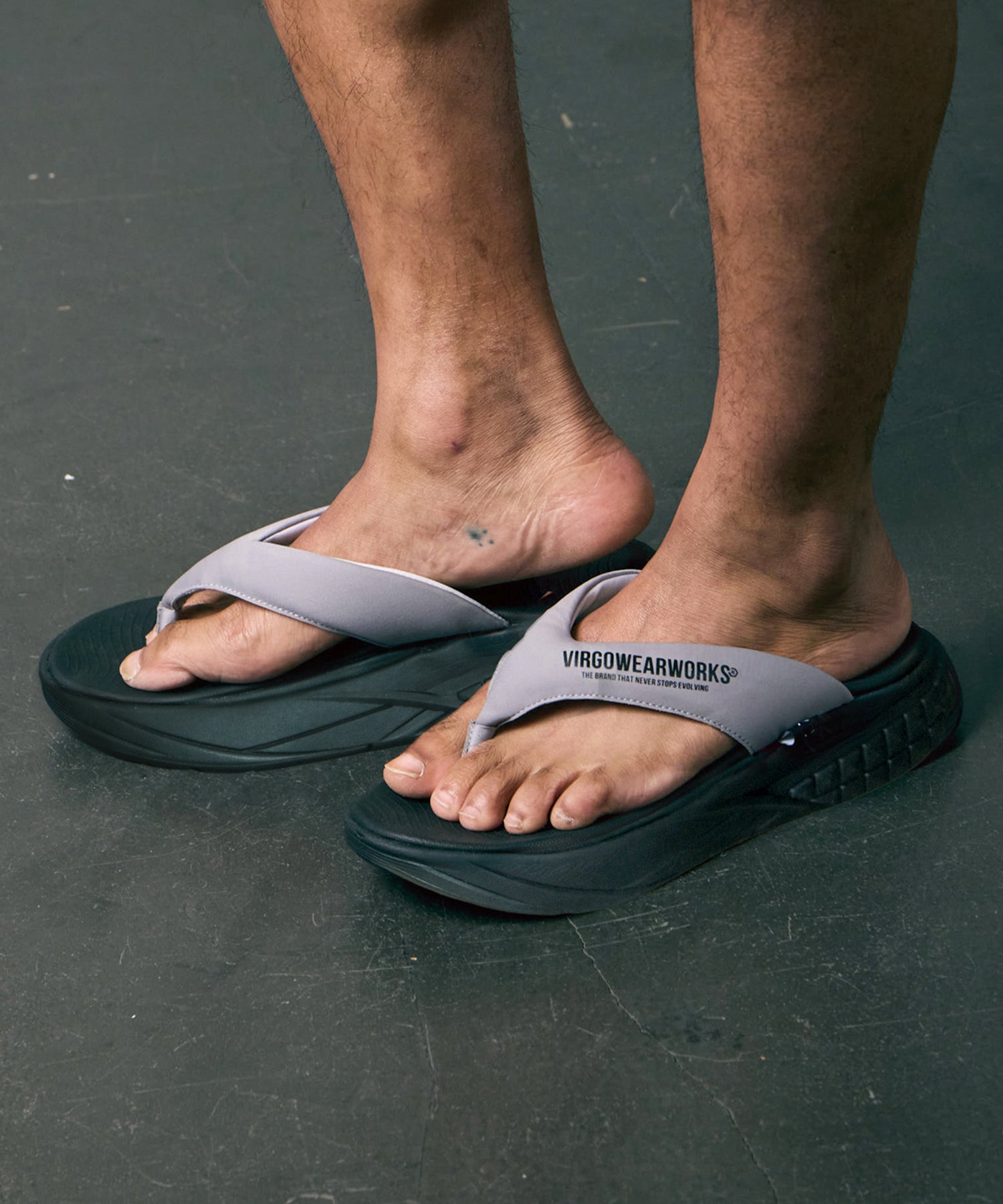 GRIP STRIDE SANDAL