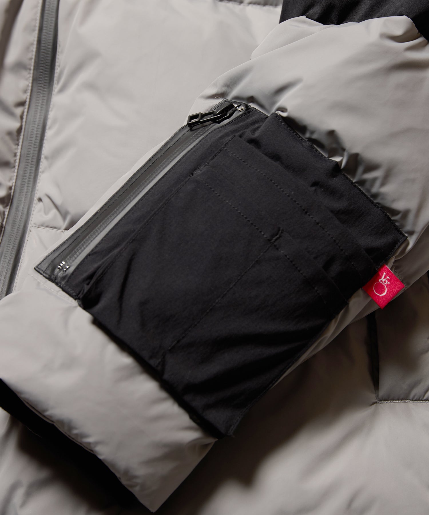 SHELTER X SPECIAL DOWN JACKET
