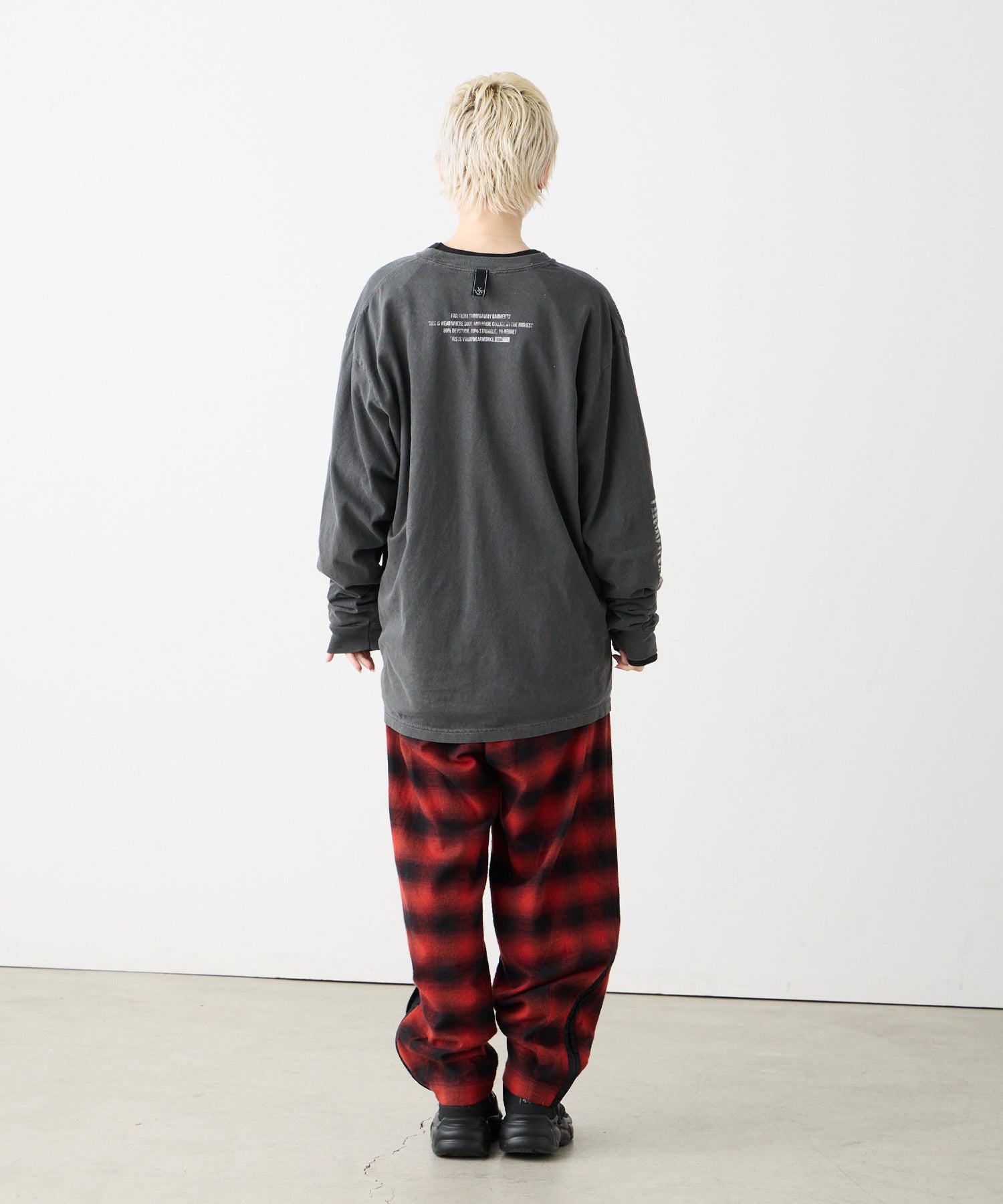 FUZZ 褪色長袖 T 恤