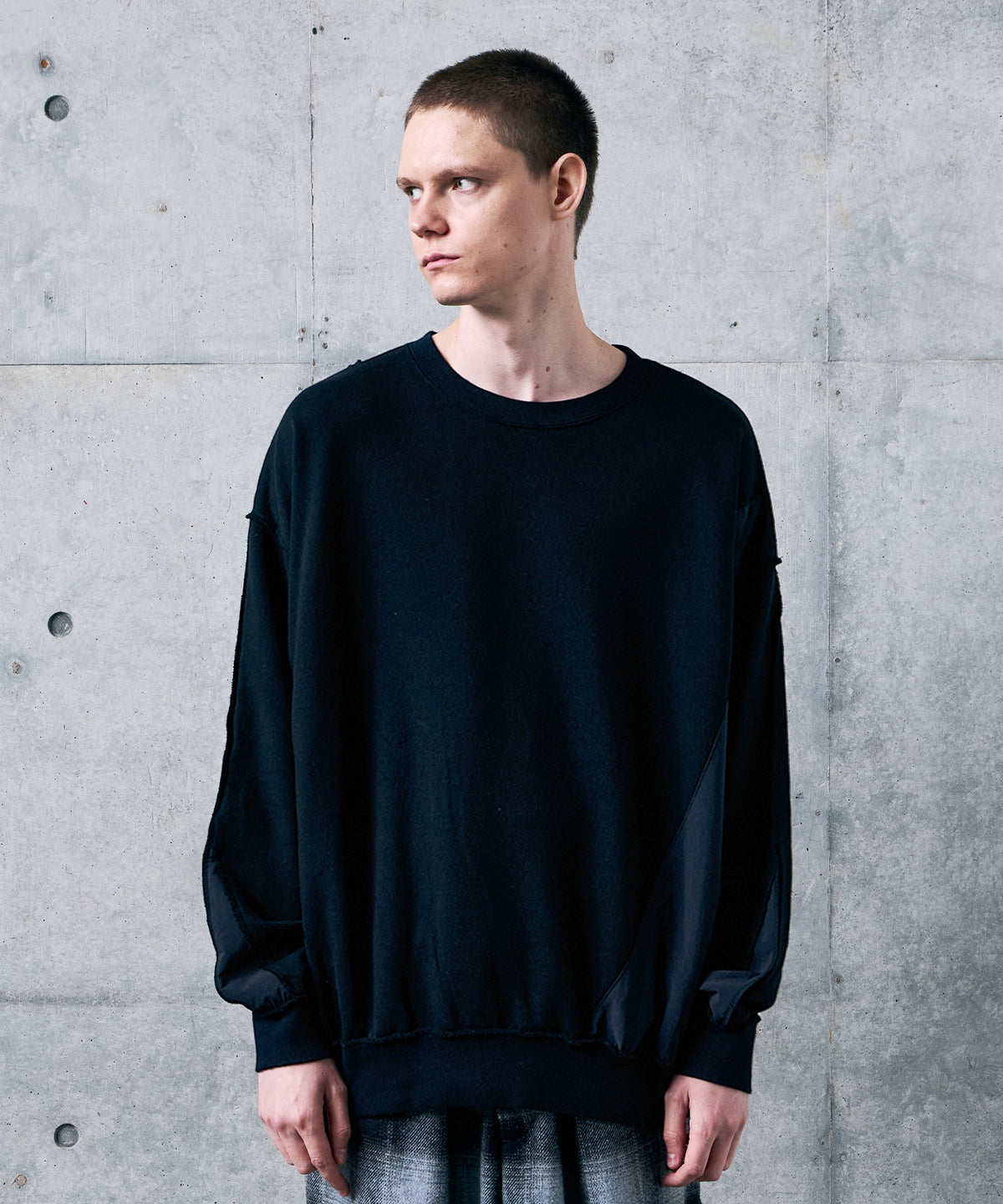 CURVEFORM SWEAT