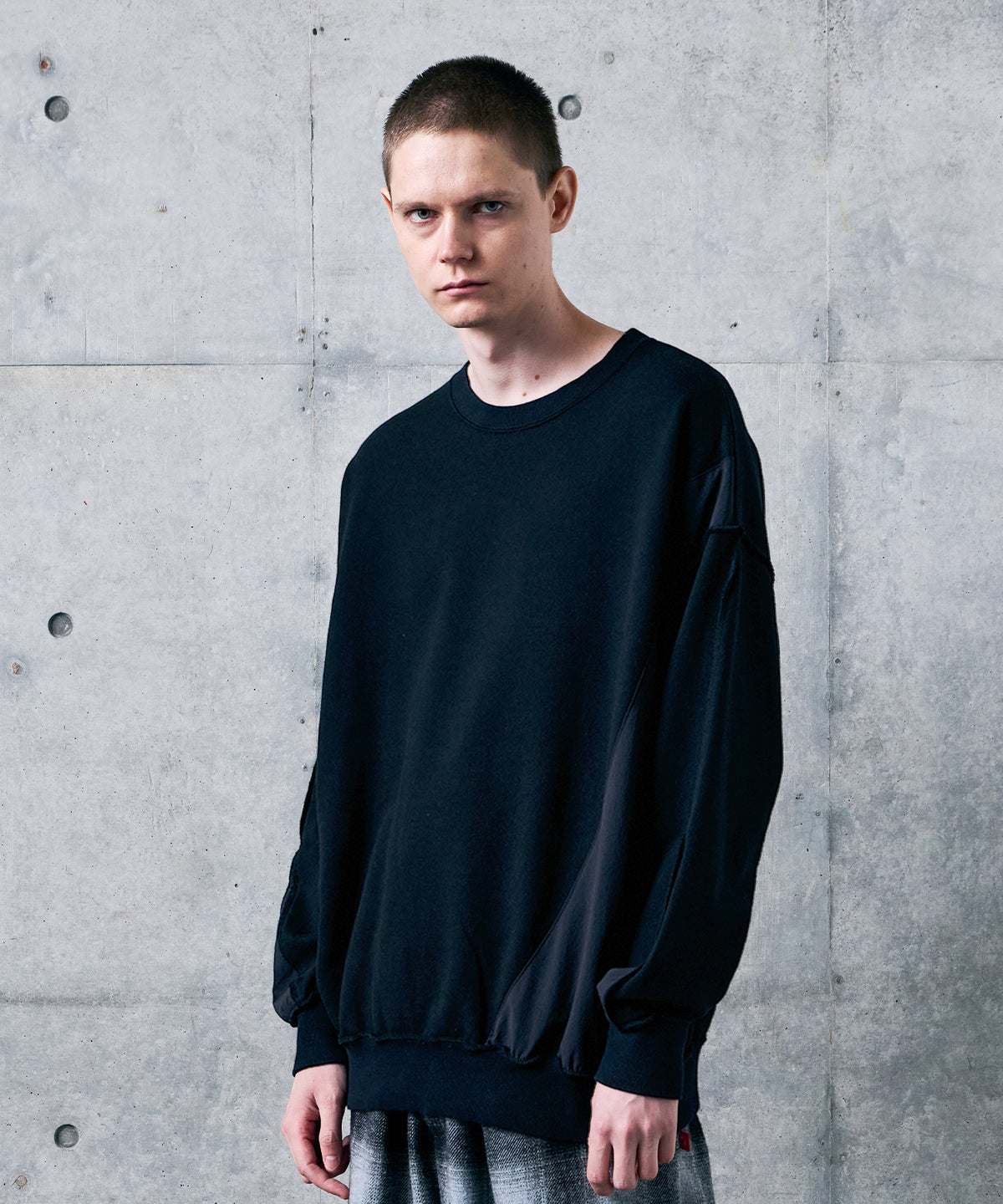 CURVEFORM SWEAT