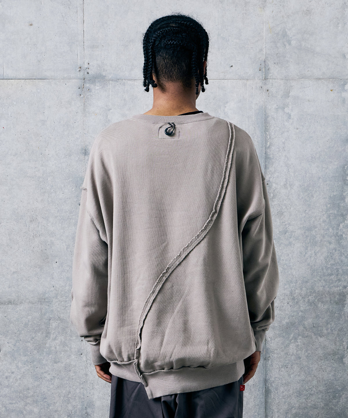 CURVEFORM SWEAT
