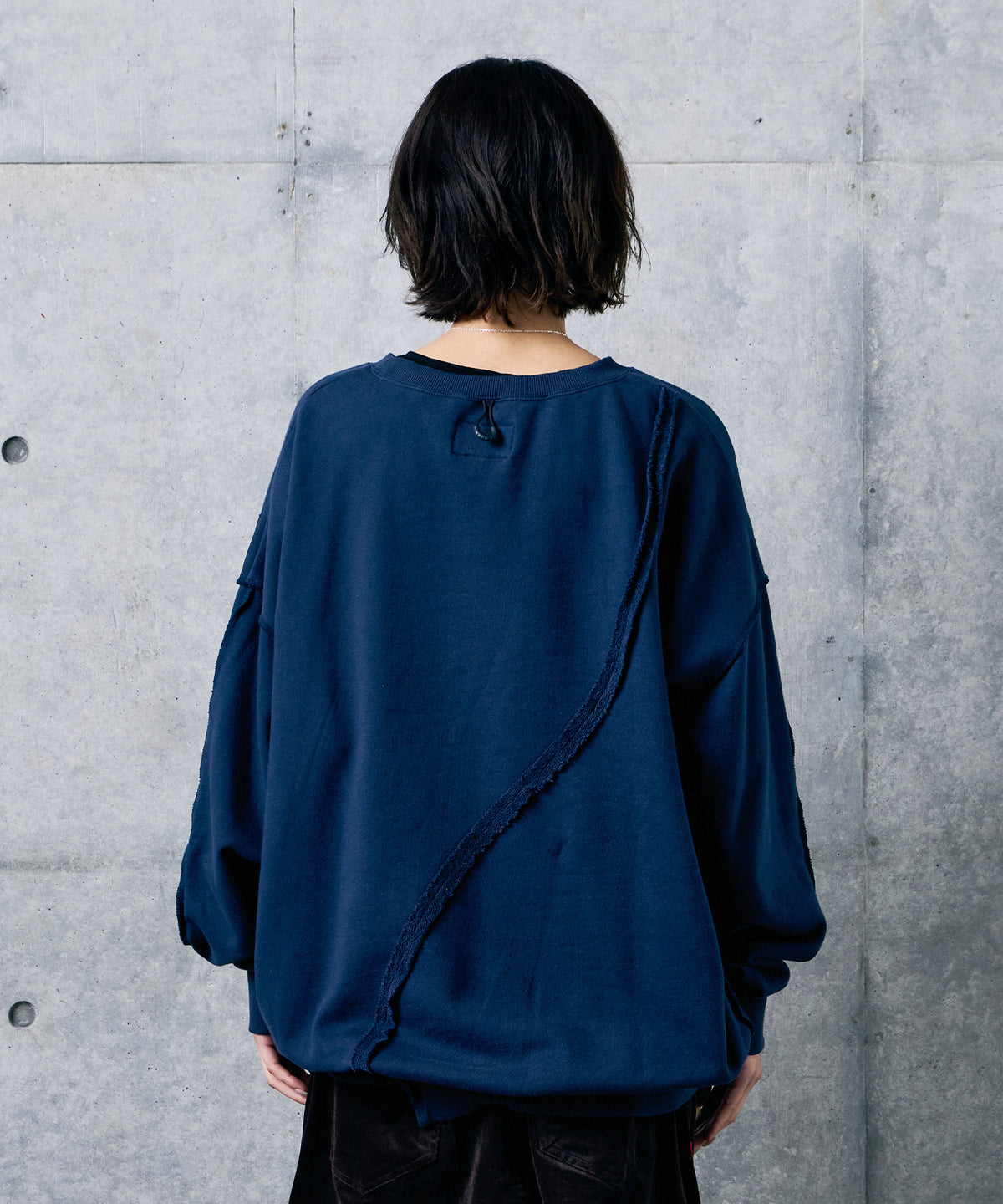 CURVEFORM SWEAT