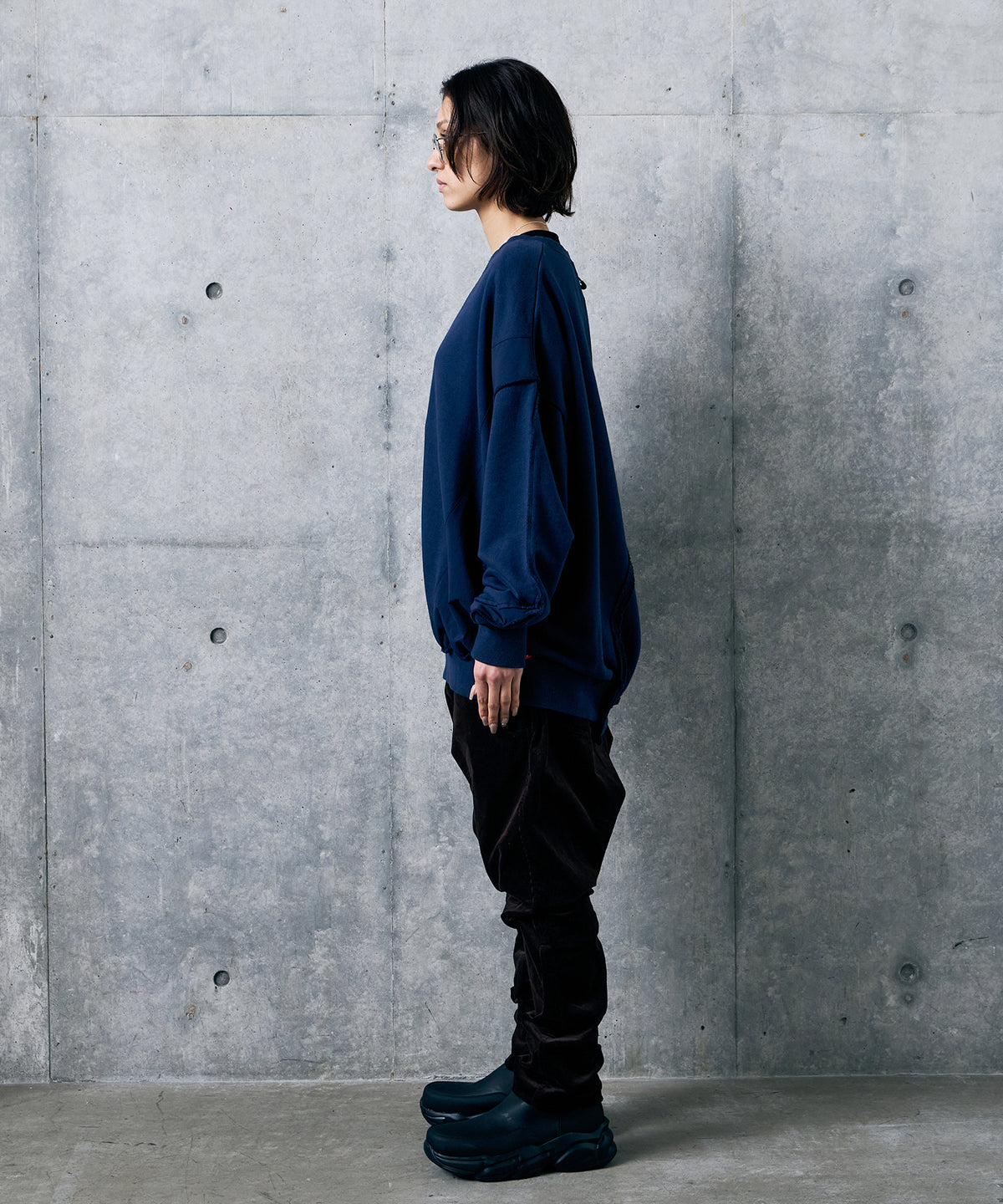 CURVEFORM SWEAT