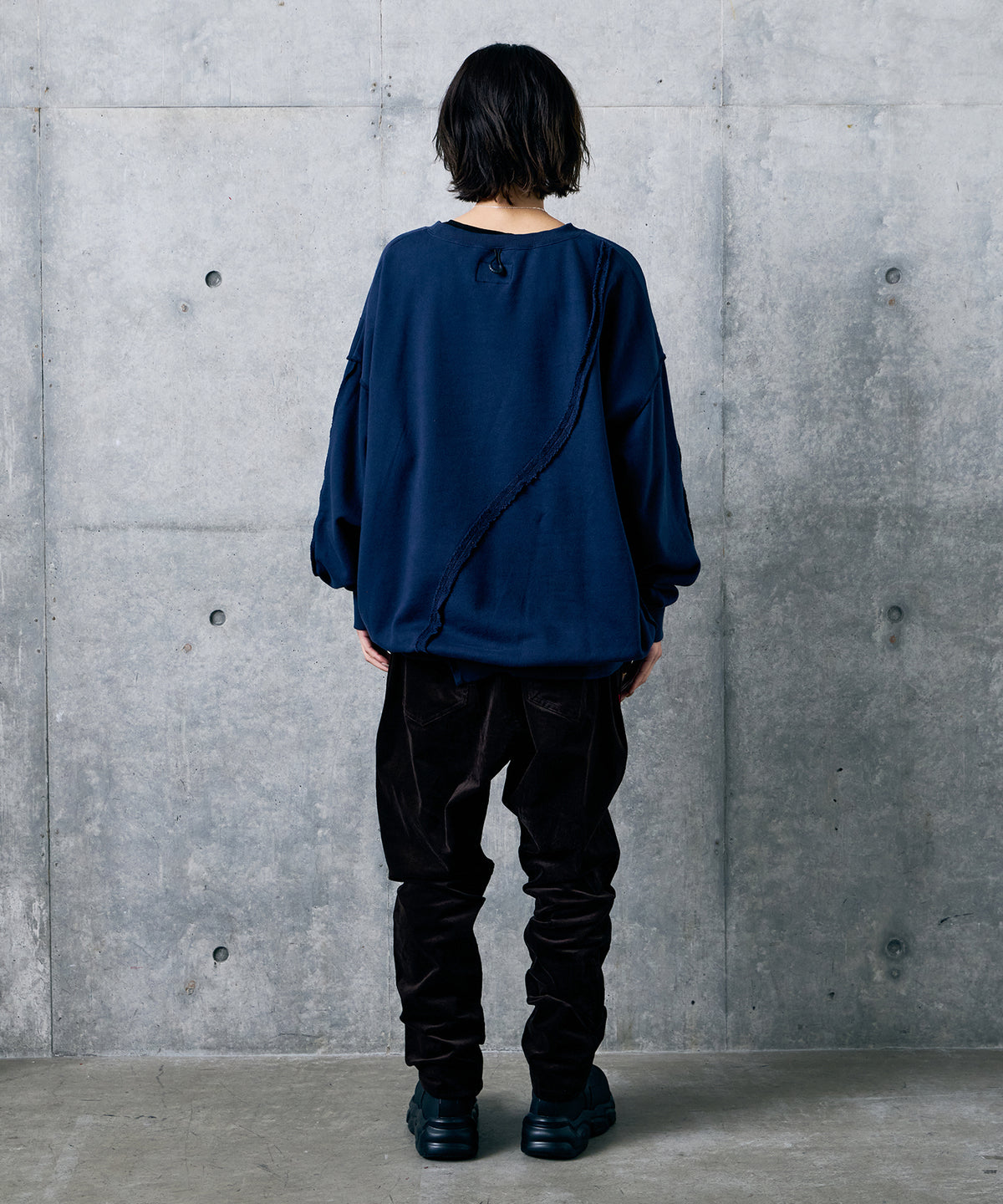 CURVEFORM SWEAT