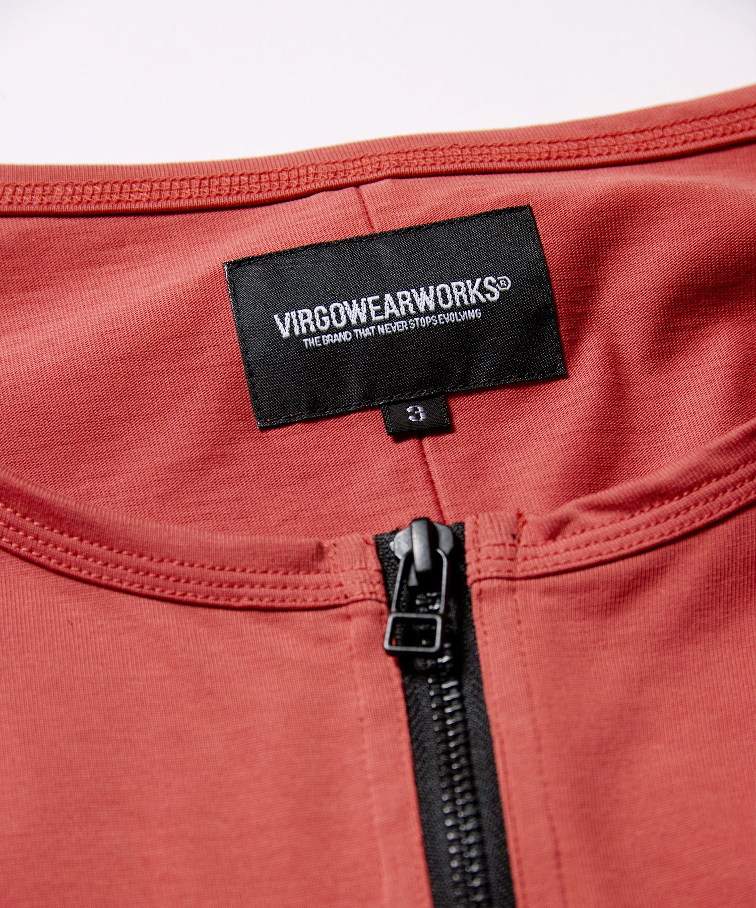 ESSENCE ZIP SHIRT