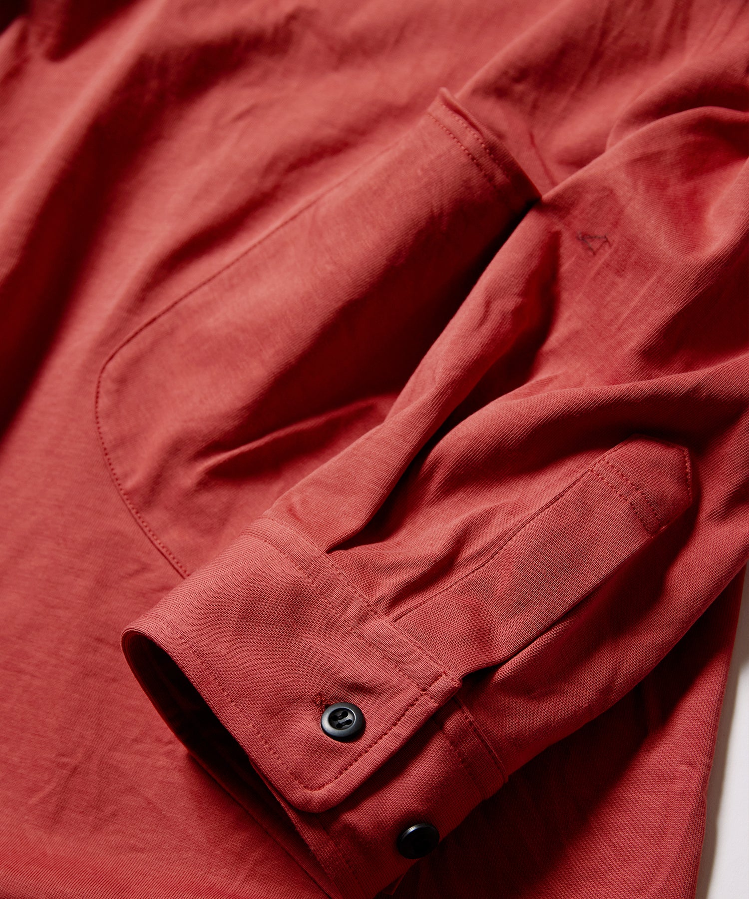 ESSENCE ZIP SHIRT