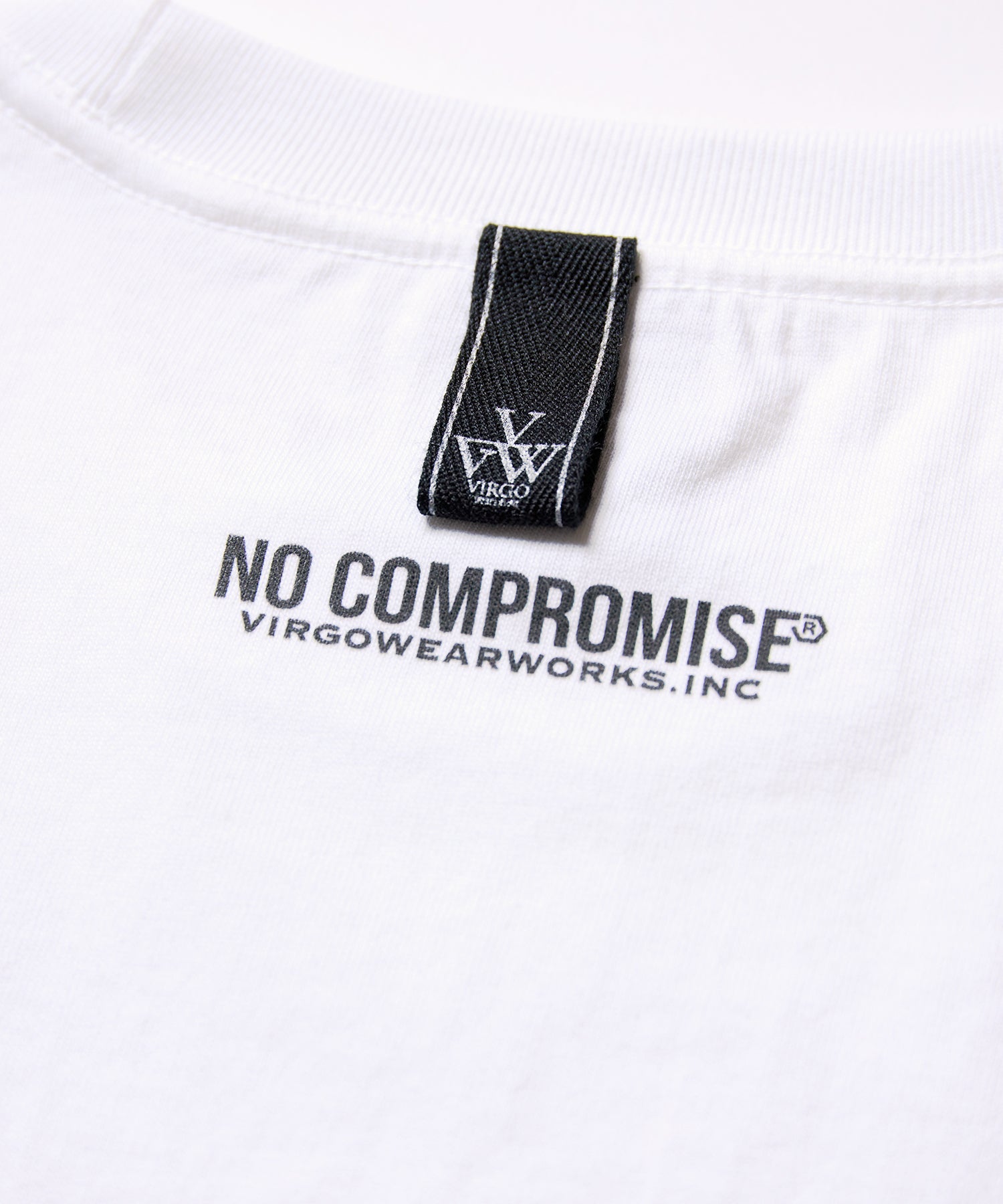VIRGO EMBOSS LOGO TEE